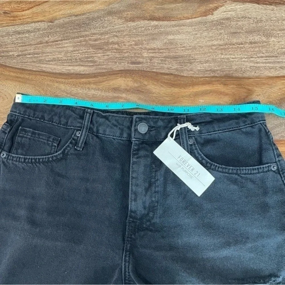 FOREVER‎ 21 Women Black Distressed Cutoff Denim Shorts Size 28 NWT
